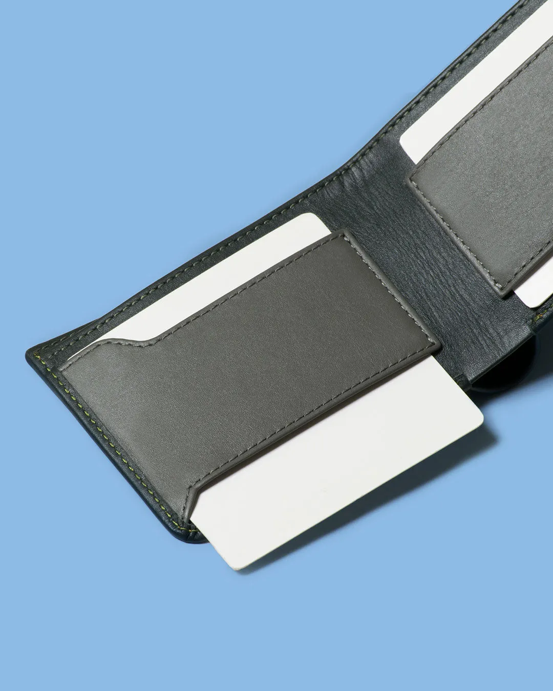 Light Pro - Billfold Wallet