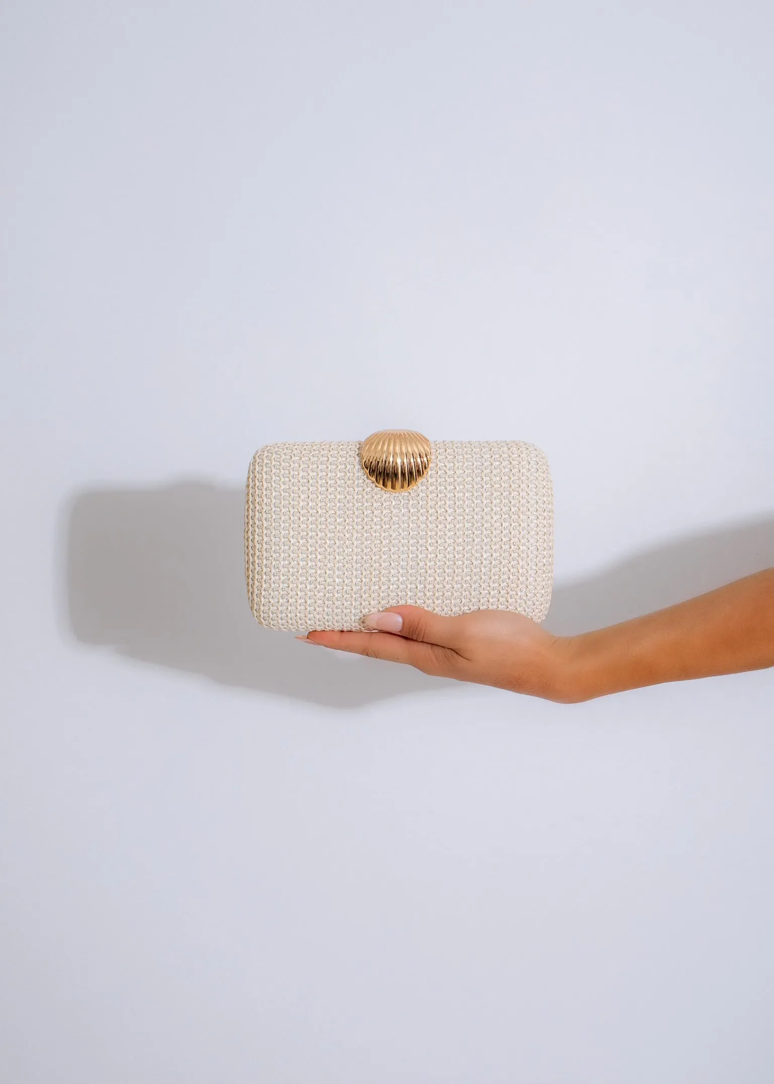 Seashell Weave Clutches Nude