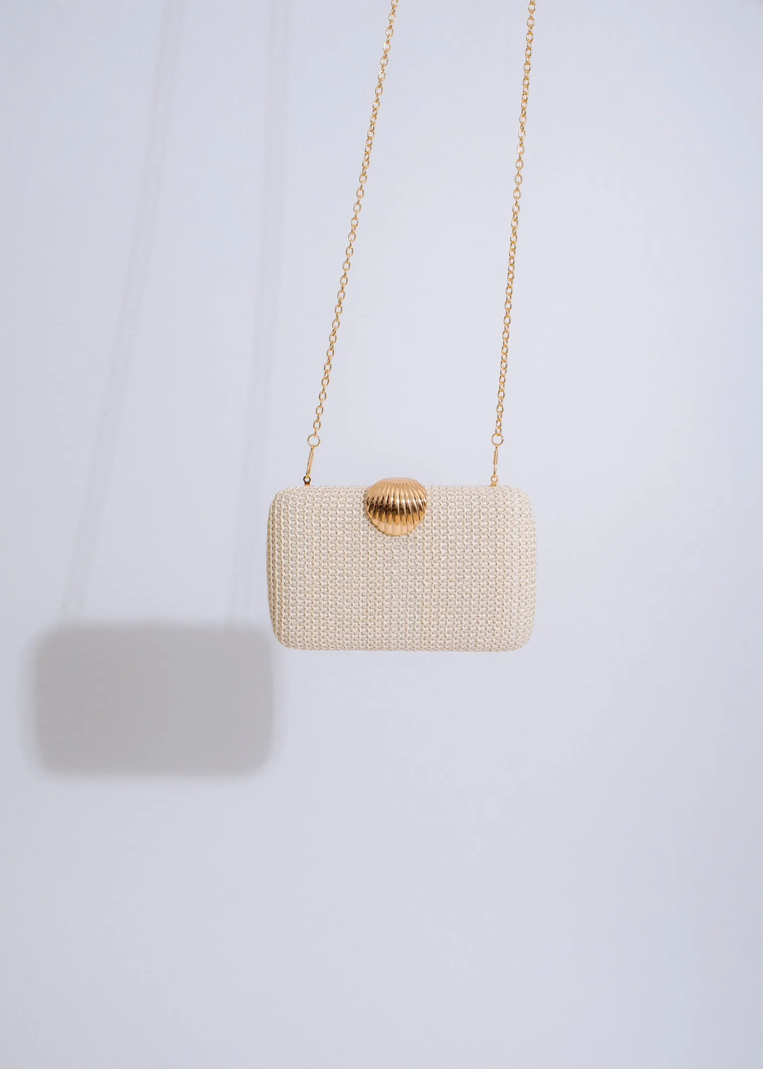 Seashell Weave Clutches Nude