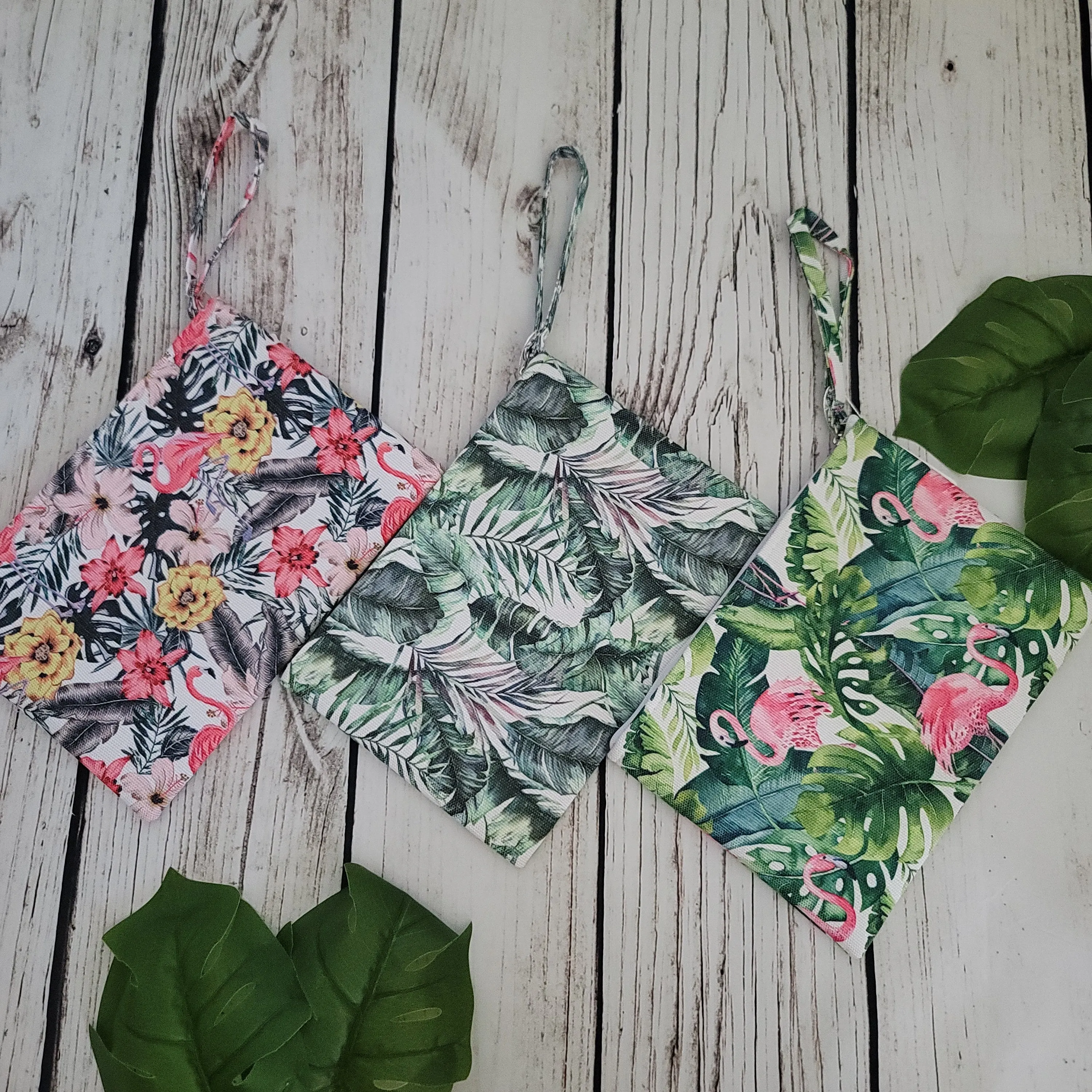 SUMMER CLUTCHES