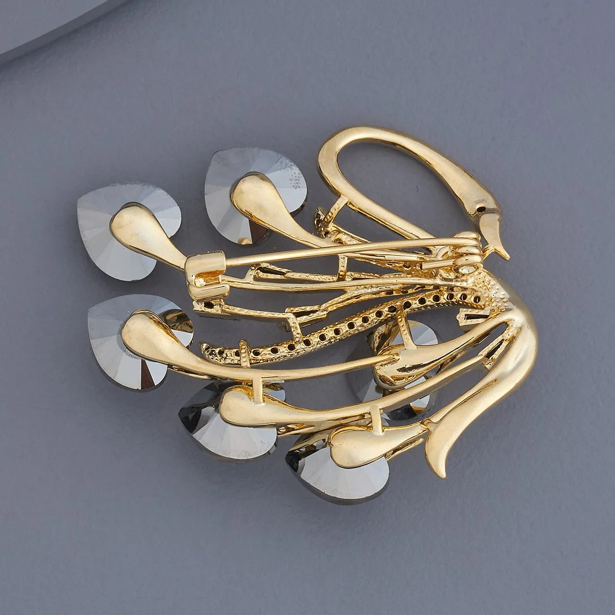 Trendy Brooch 180028